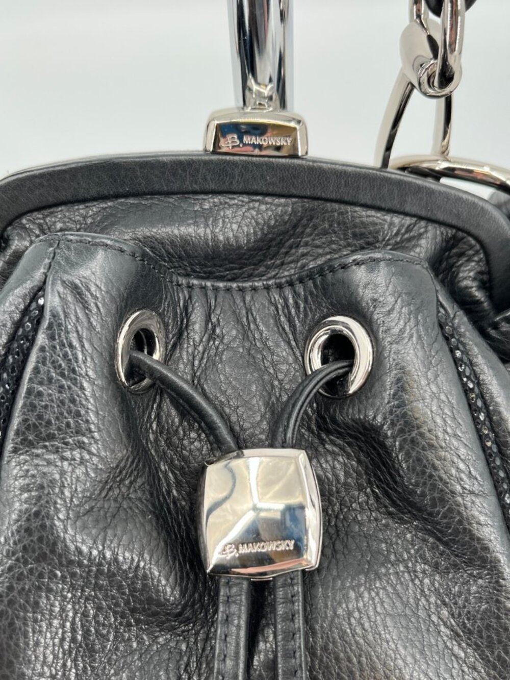 B Makowsky Drawstring Bucket Bag Black Pebbled Leather Silver Hardware Pocket - Picture 2 of 13